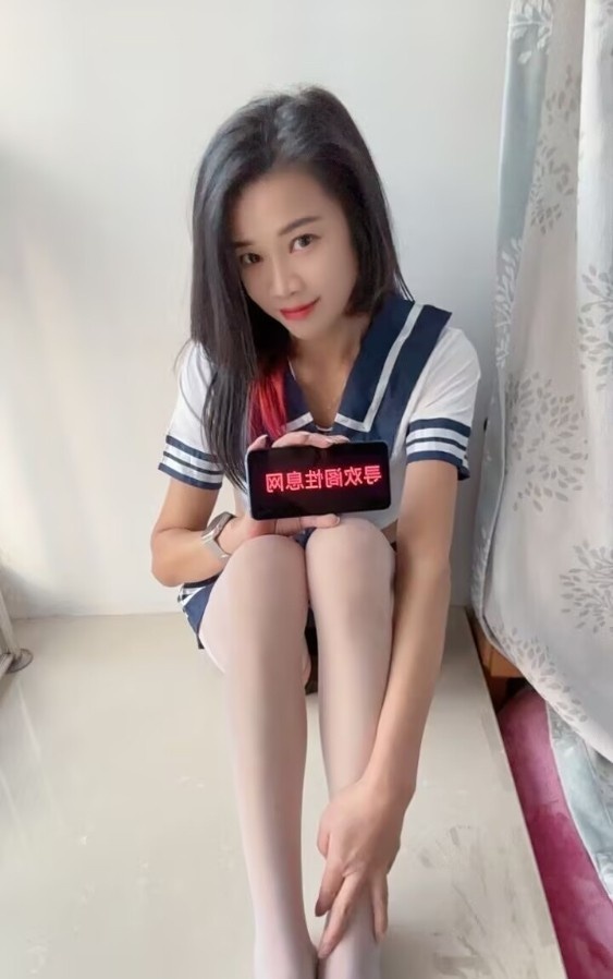 茉莉腰很细腿很长
