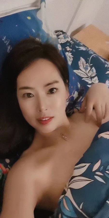 龙岗骚少妇平平