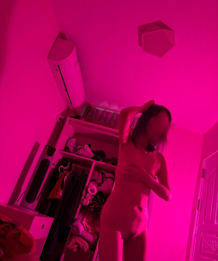 龙岗骚少妇平平