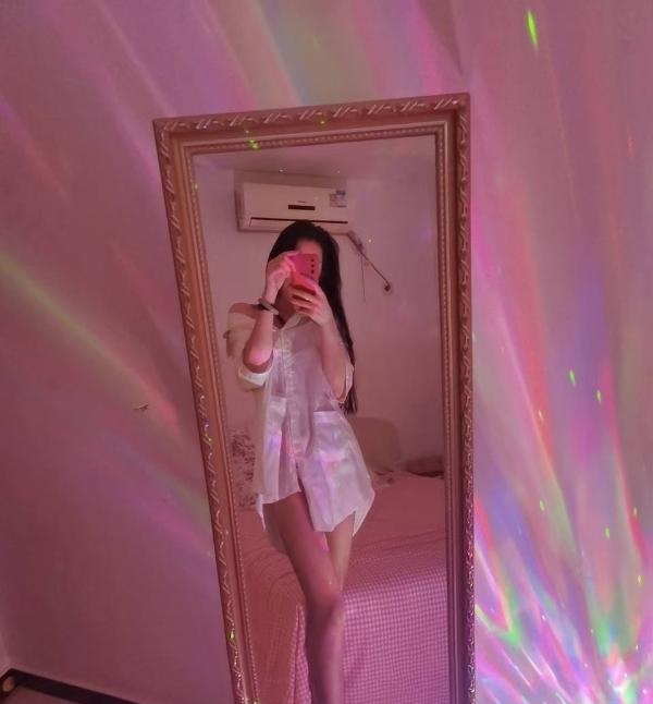 朝阳腰细臀翘妹子