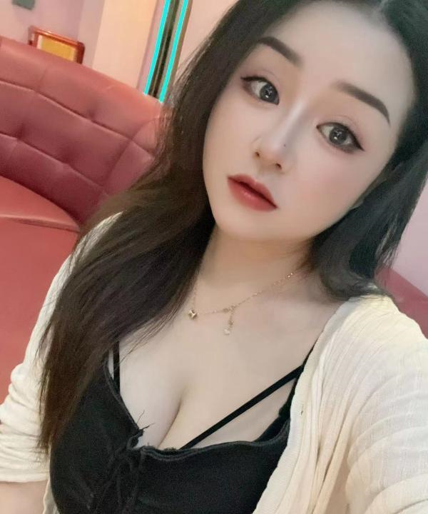 巨乳妹妹很放荡