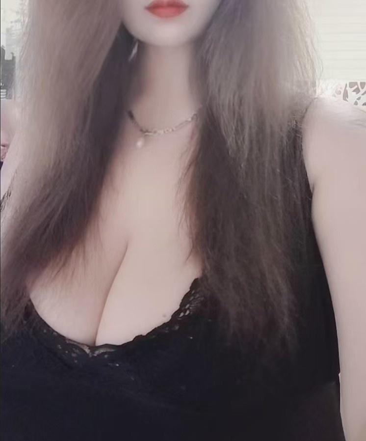 秦淮夫子庙巨乳少妇