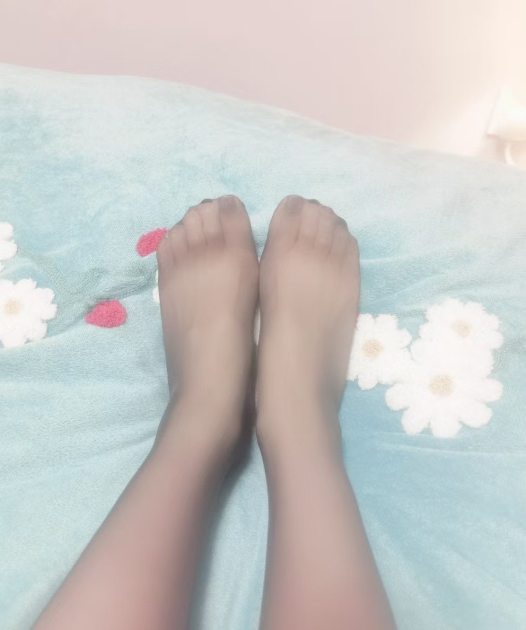 验证美脚萝莉