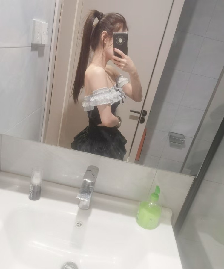 验证美脚萝莉