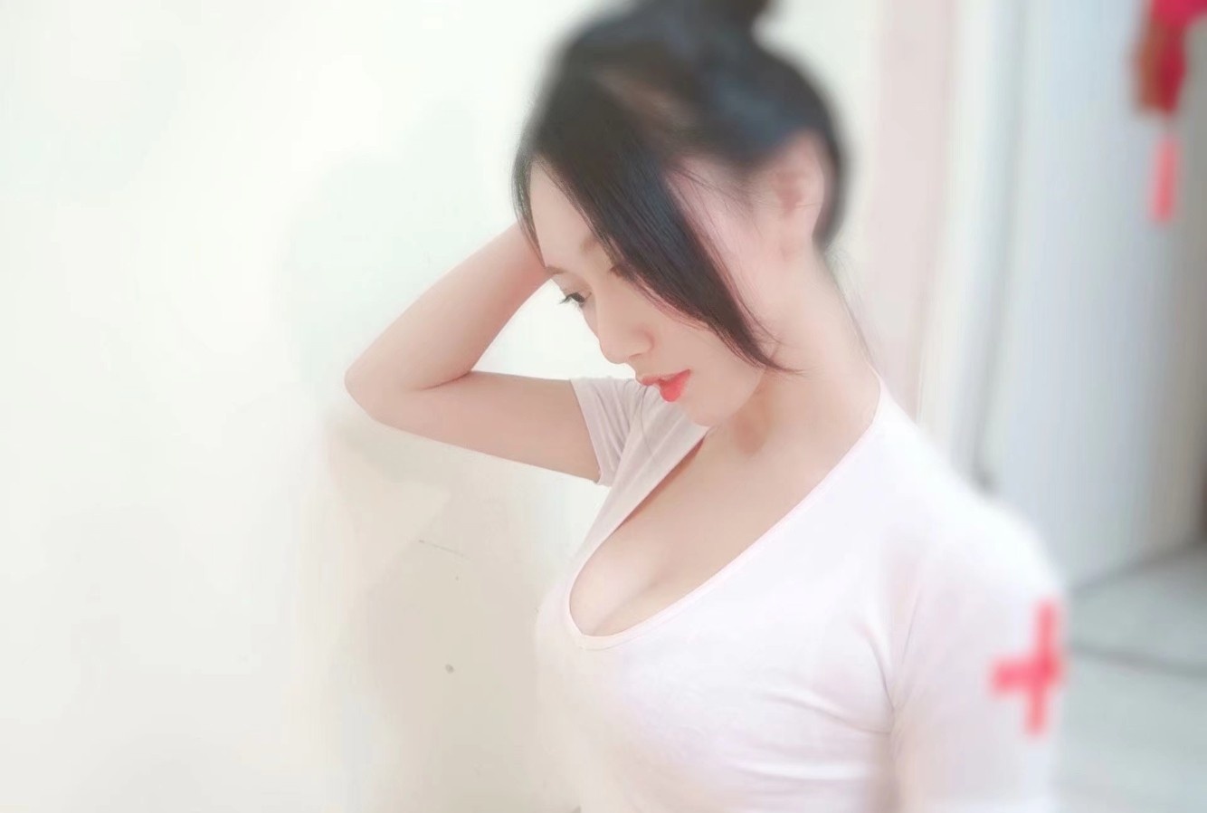 美女姗姗