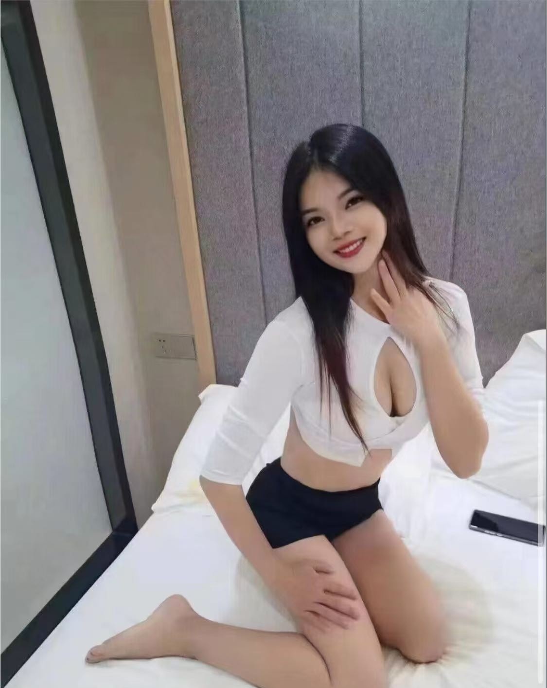 舌吻大奶曼曼