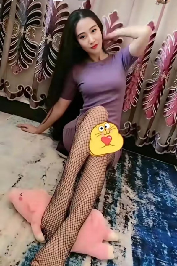 翘臀小姐姐