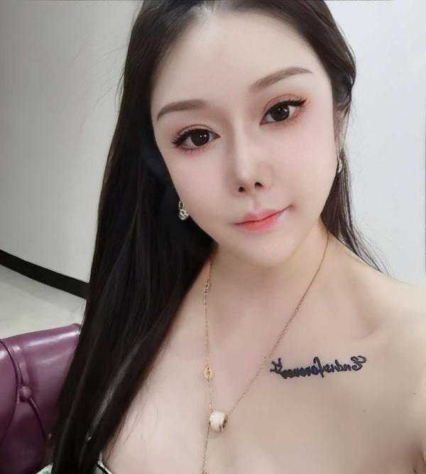 挺骚的大奶少妇