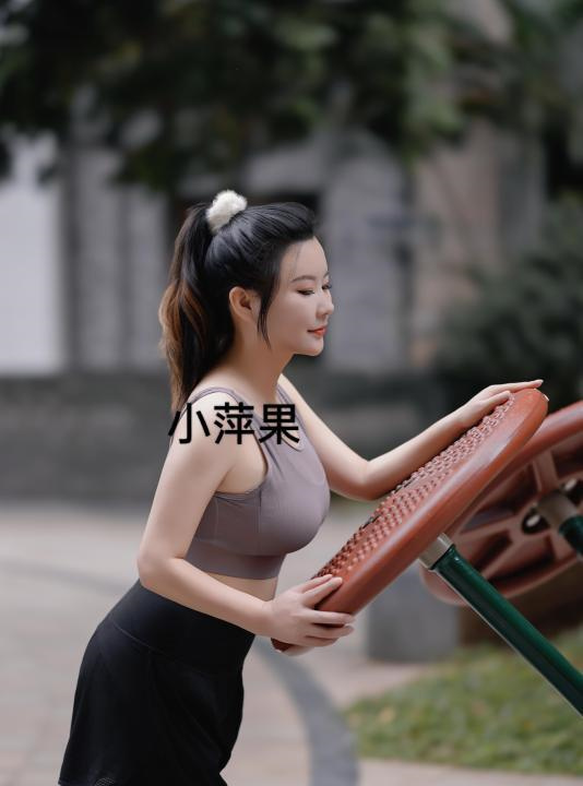 小萍果天然真胸