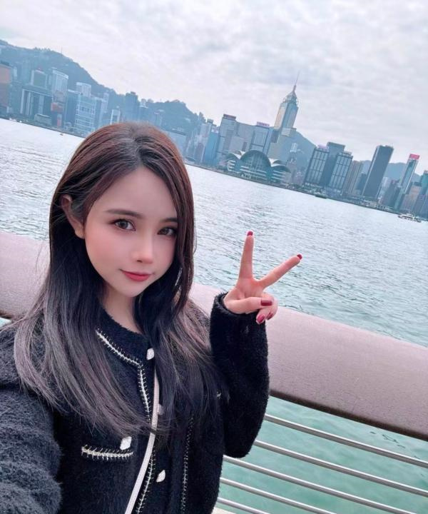 翘臀骚妹子小小