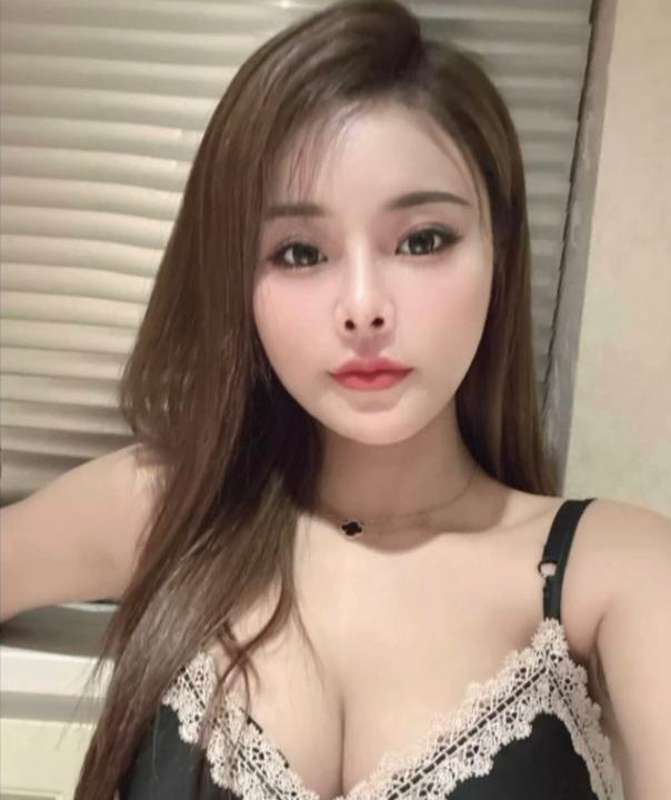 制服黑丝小璐