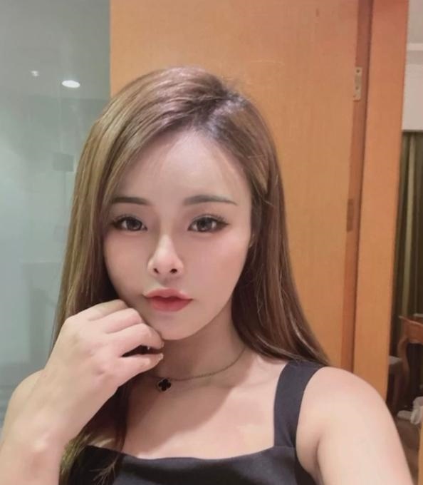 制服黑丝小璐