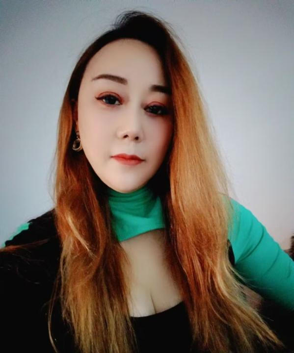风韵犹存媚娘