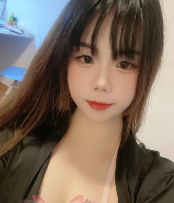 海珠波大屁股大的嫩妹