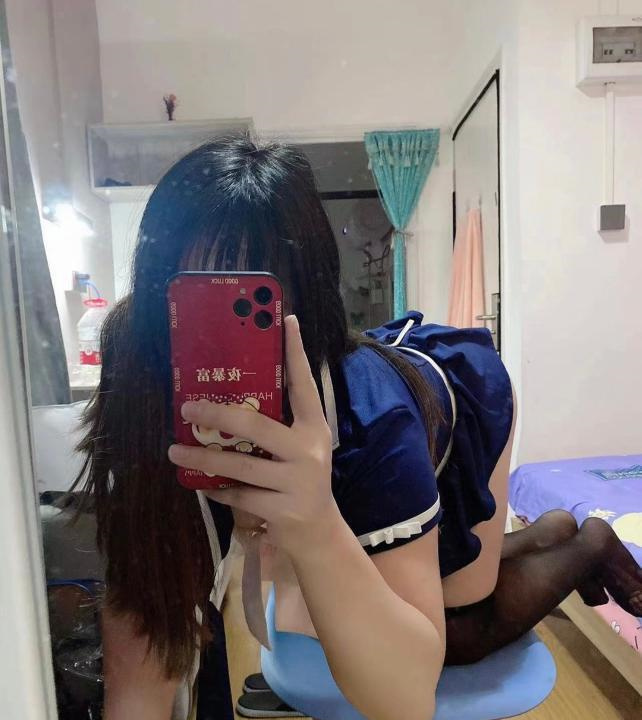 海珠波大屁股大的嫩妹