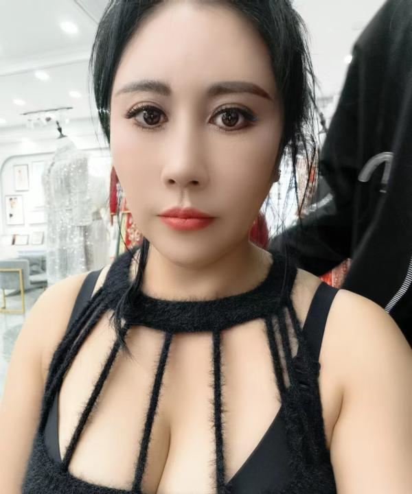 黑丝长腿榨汁姬