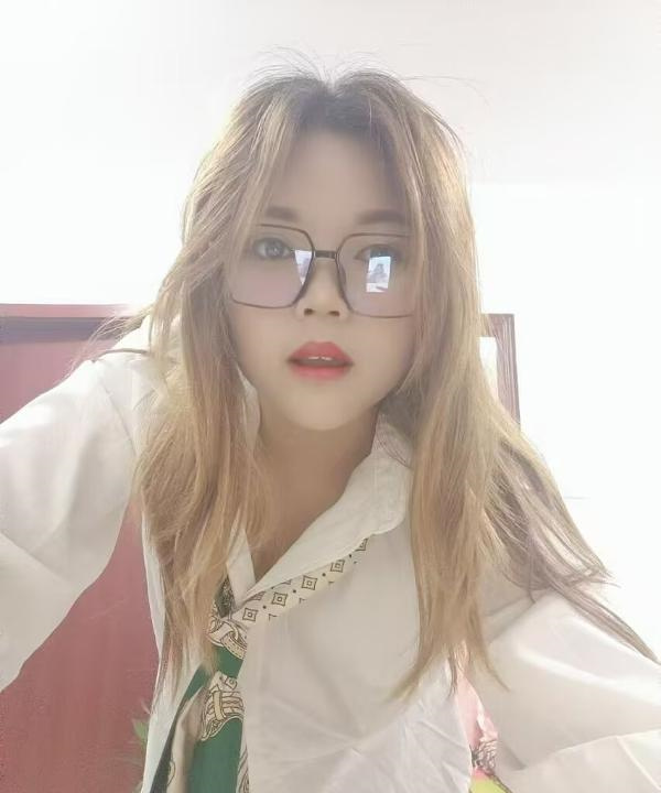 喜欢做早操的黑玫瑰