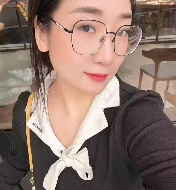 重庆妹子火辣身材