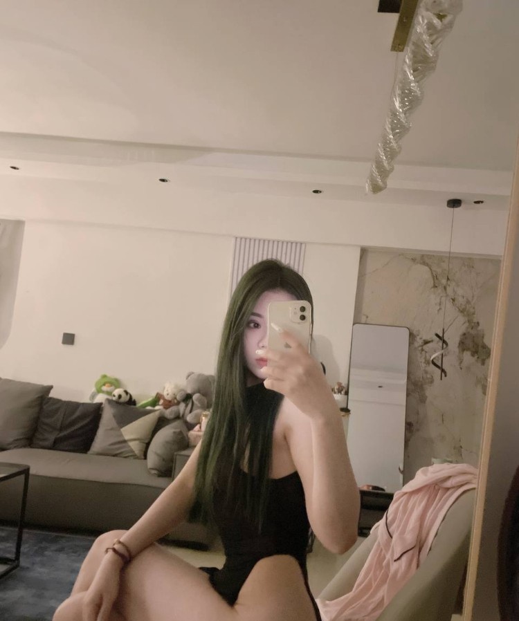 舞蹈好身材小湿妹