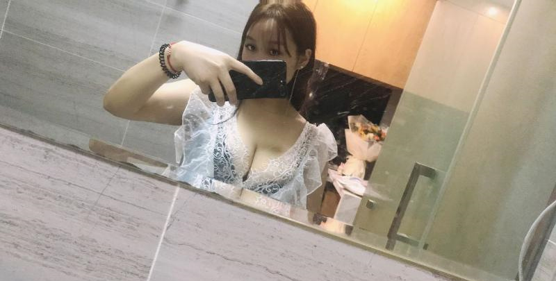 童颜巨乳允儿