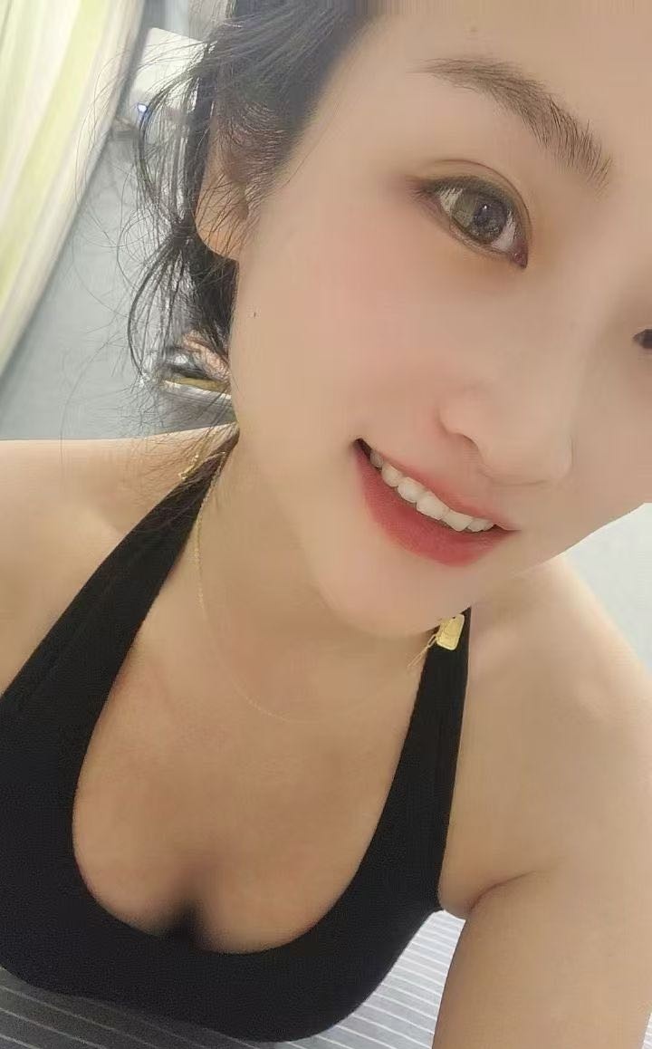 瑜伽老师小迪