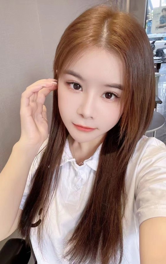 美胸萌妹点点