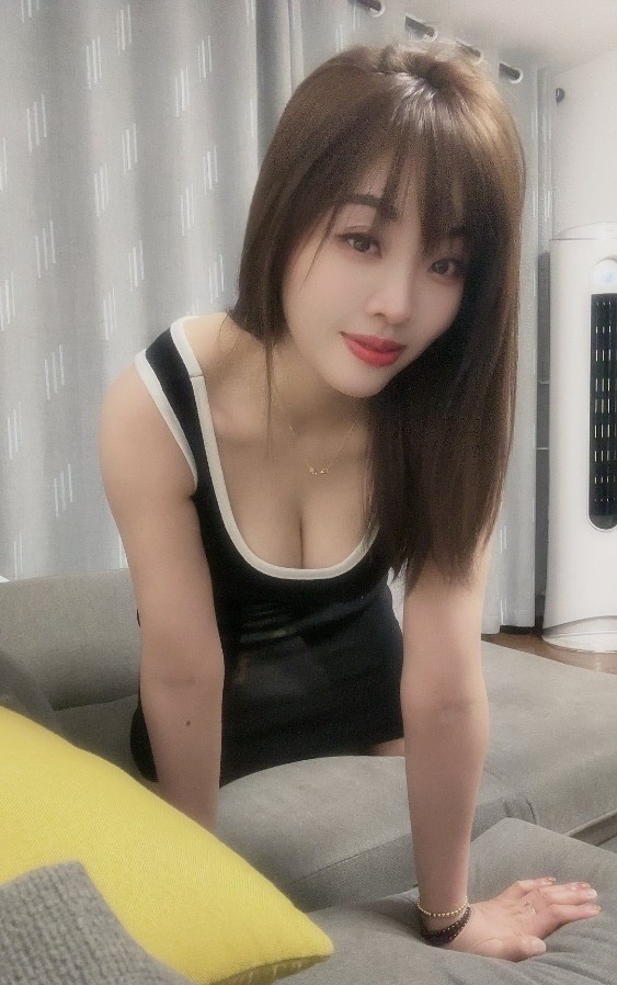 体验大咪咪骚妇