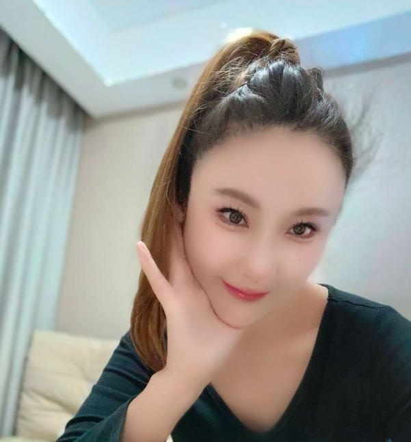 昆山大胸性感妹子??