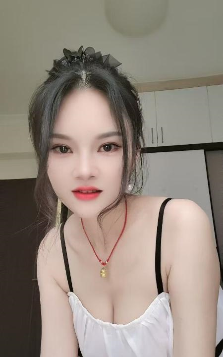 返食海珠伊伊