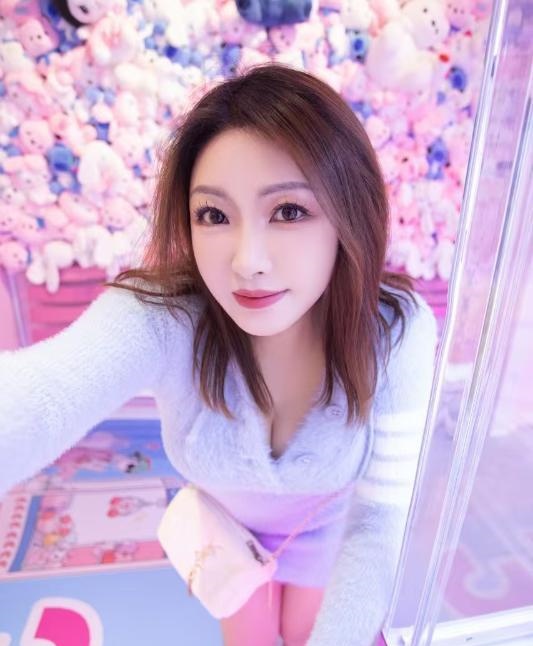 龙首性感骚妹子