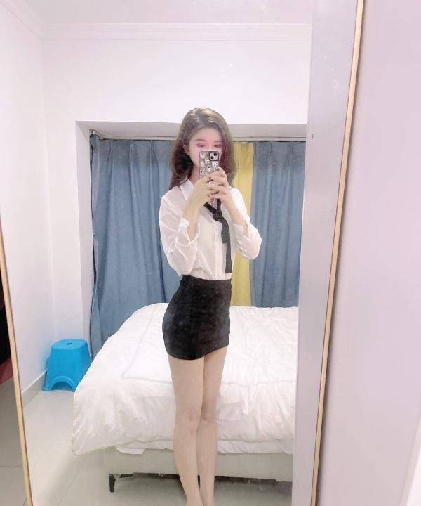 纯欲兼职大长腿嫩妹