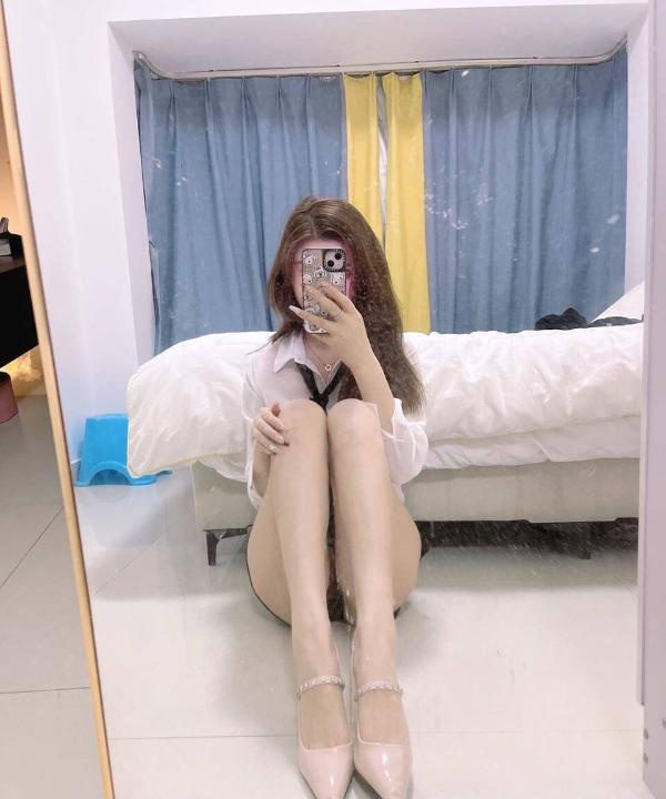 纯欲兼职大长腿嫩妹