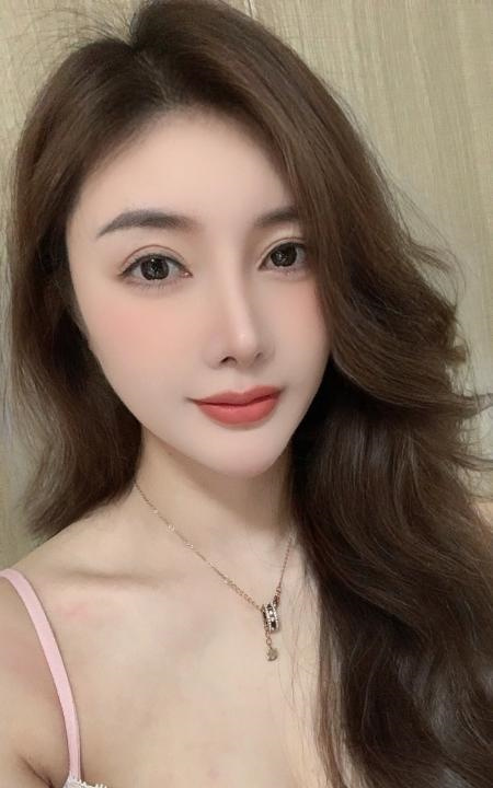 制服美女Selina