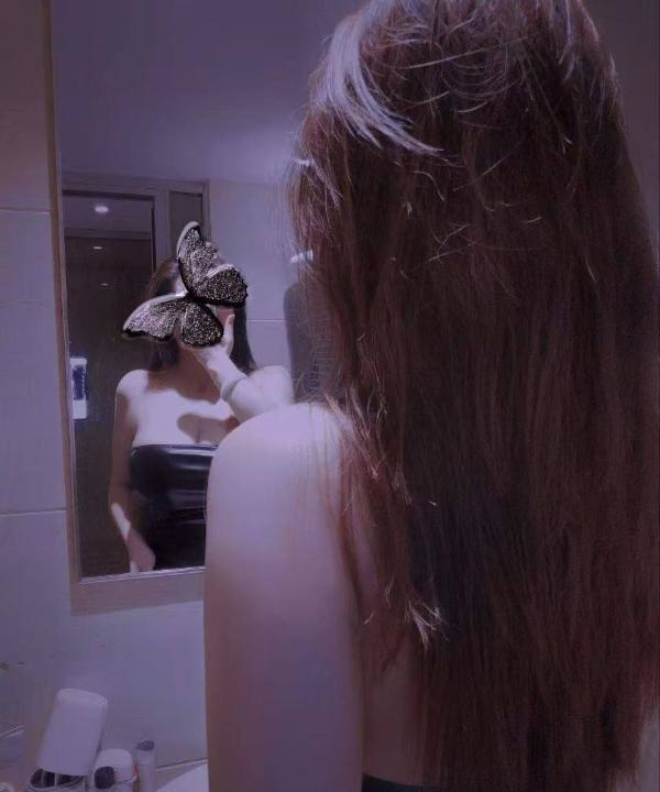蜜桃臀桃子老师