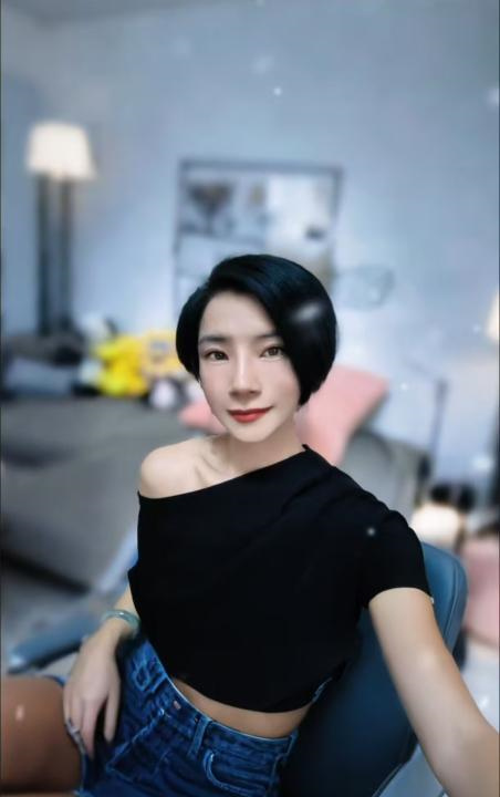 短发御姐娜娜