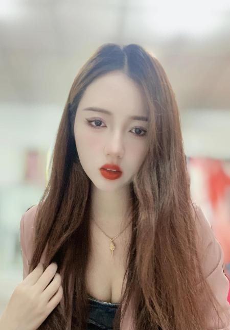 性感大胸小美妞