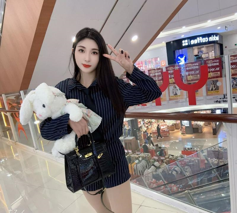 轻熟少妇小易