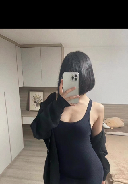 闵行川妹子诗彤