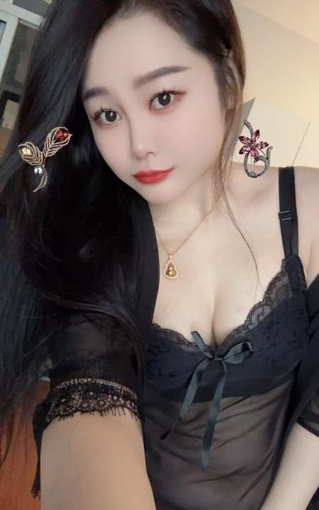 肤白风骚小骚货
