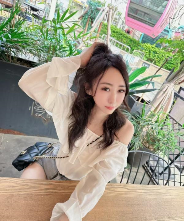海珠长腿小少妇