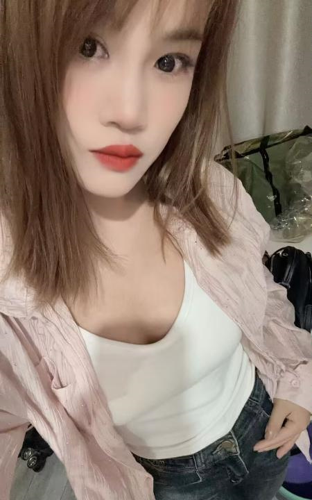 温柔甜美奶茶妹