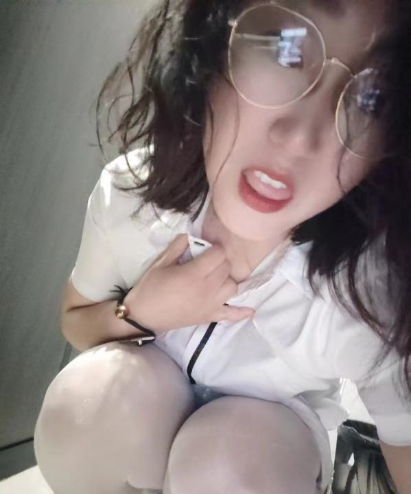 骚气人妻凤凤