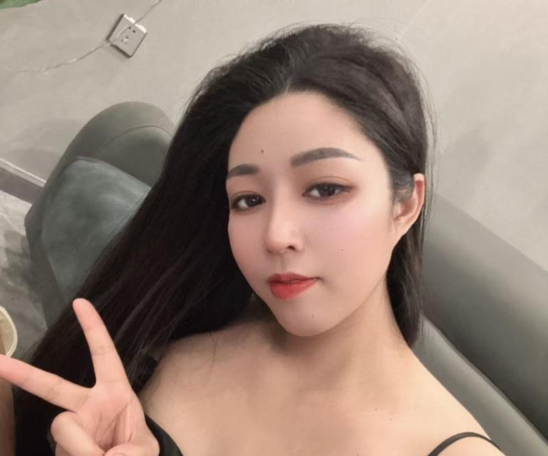 大长腿可舌吻丰满梓琪