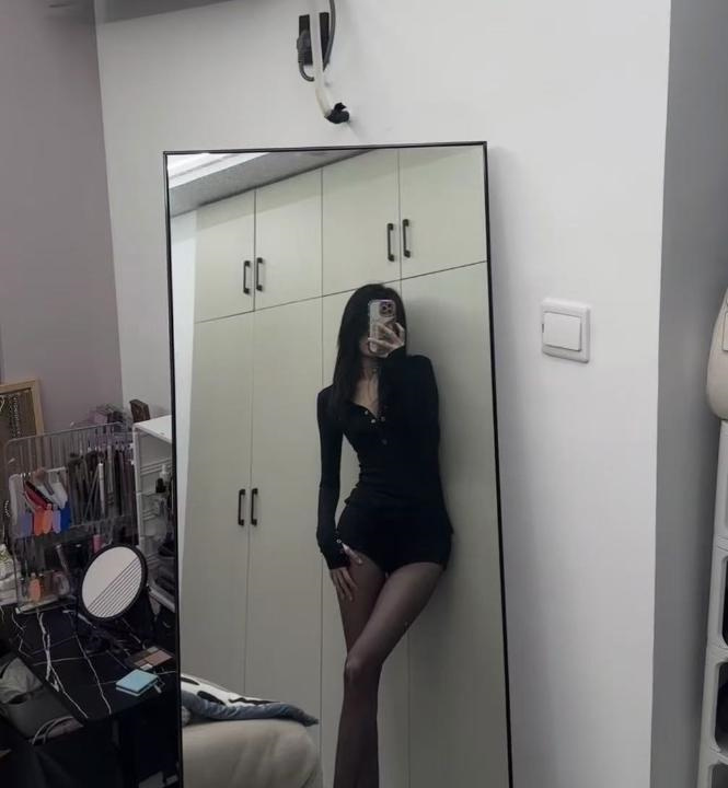 大长腿可舌吻丰满梓琪