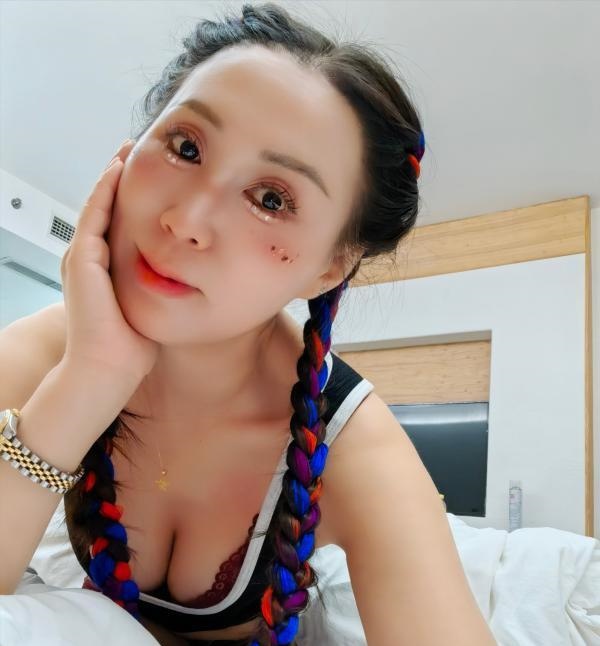 光谷十月姐姐