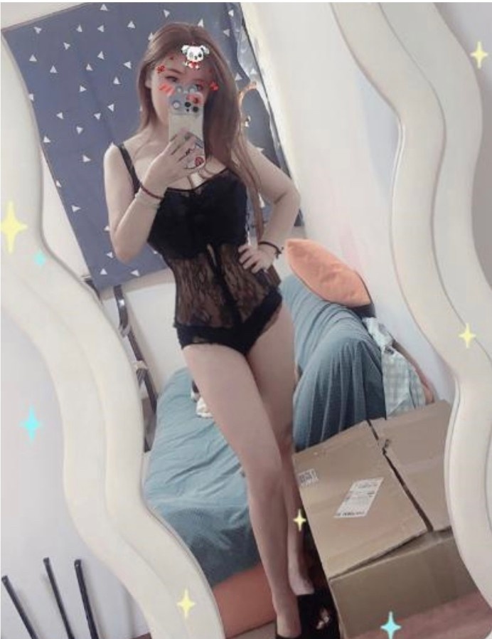 新区大胸美女