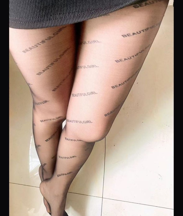 奶子超挺的少妇