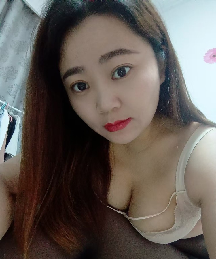 丰满型少妇大胸肥臀