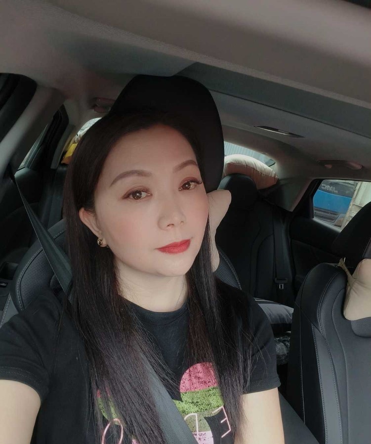 光明美容店老板娘兼职