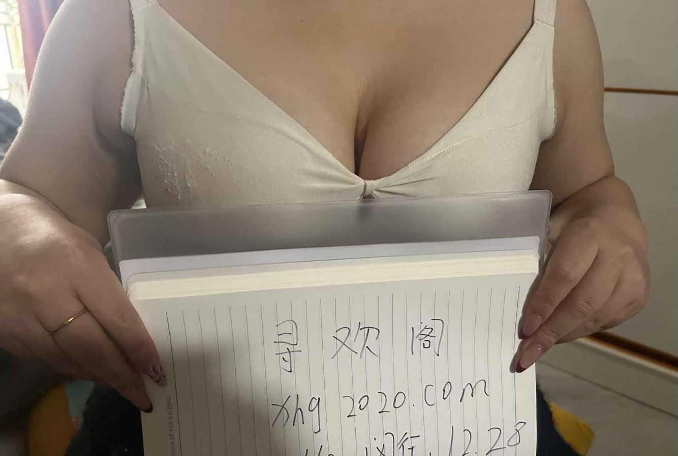 丰乳肥臀小坦克ella